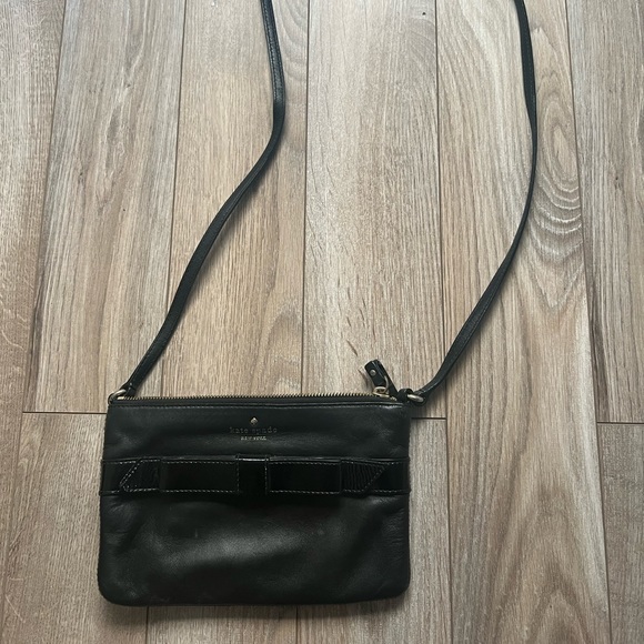 Kate Spade Janelle Crossbody w/ patent leather bow - Picture 2 of 4